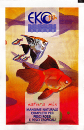 Pet food in powder